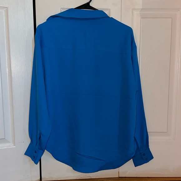 Express button-up shirt - Picture 2 of 3